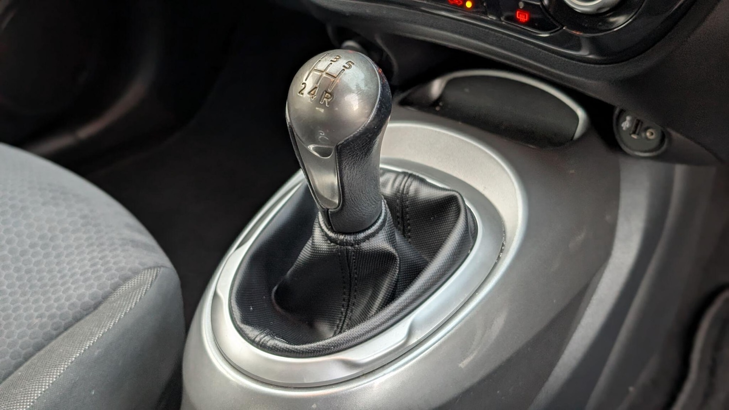 Used Nissan Juke 2011 for sale - 76832624: Photo 28