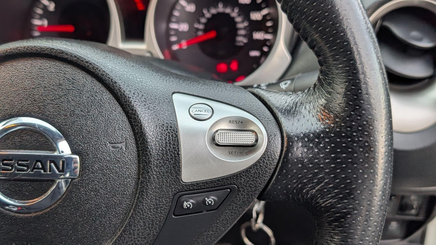 Used Nissan Juke 2011 for sale - 76832624: Photo 29