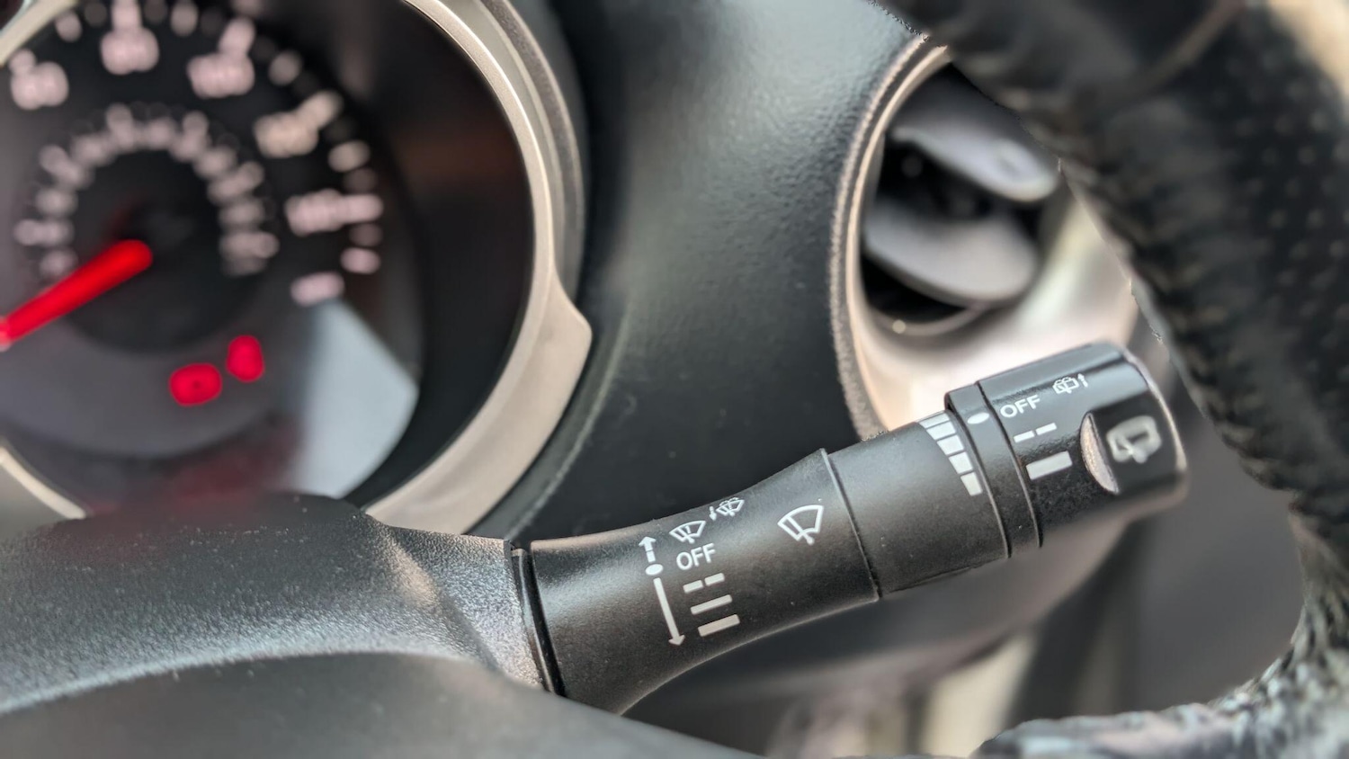 Used Nissan Juke 2011 for sale - 76832624: Photo 32