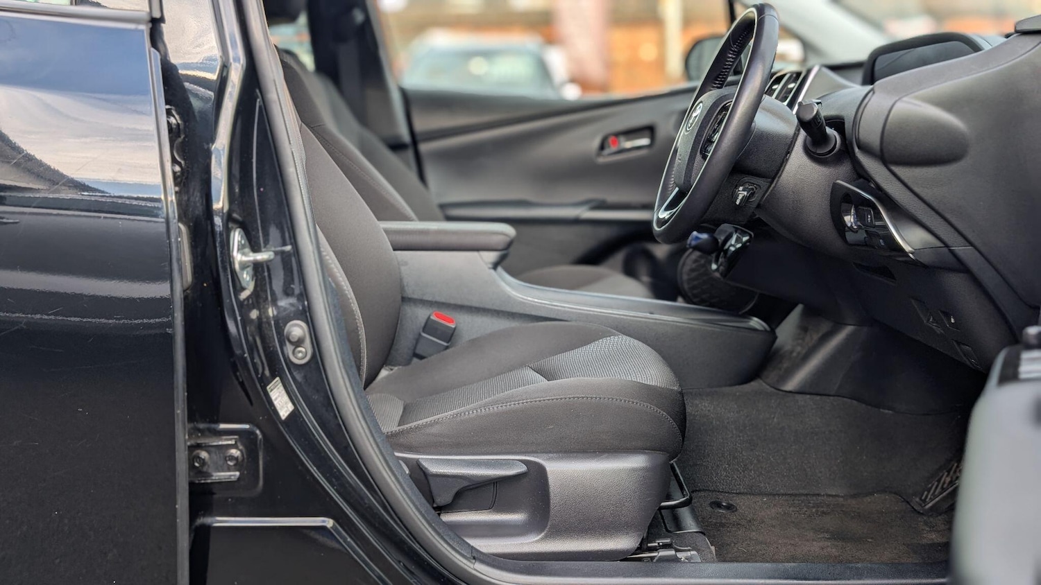 Used Toyota Prius 2025 for sale - 77066611: Photo 30