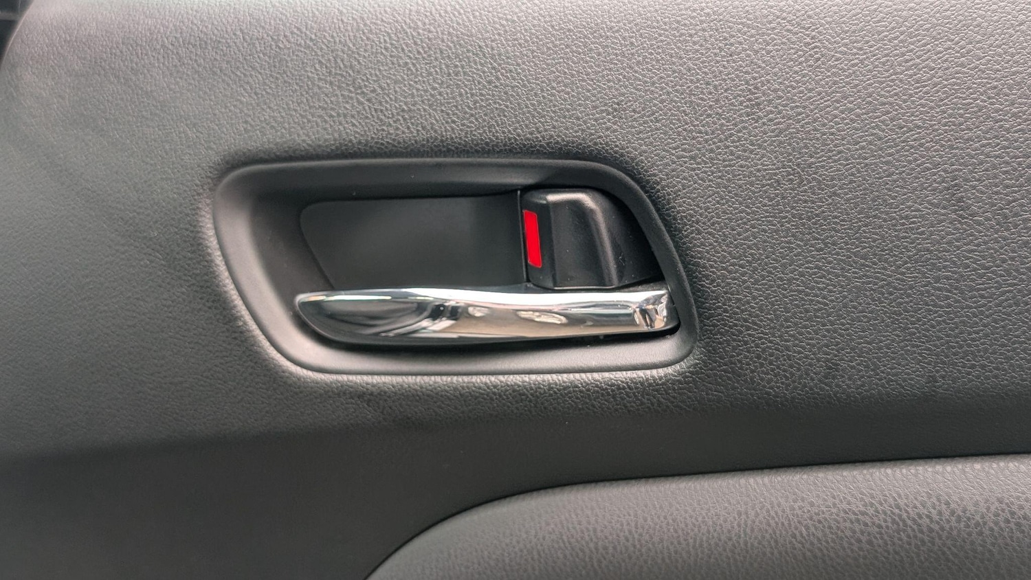 Used Toyota Prius 2025 for sale - 77066611: Photo 40