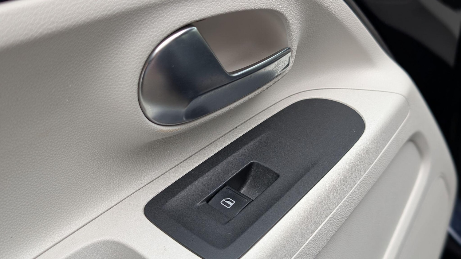 Used Volkswagen up! 2025 for sale - 77279181: Photo 38