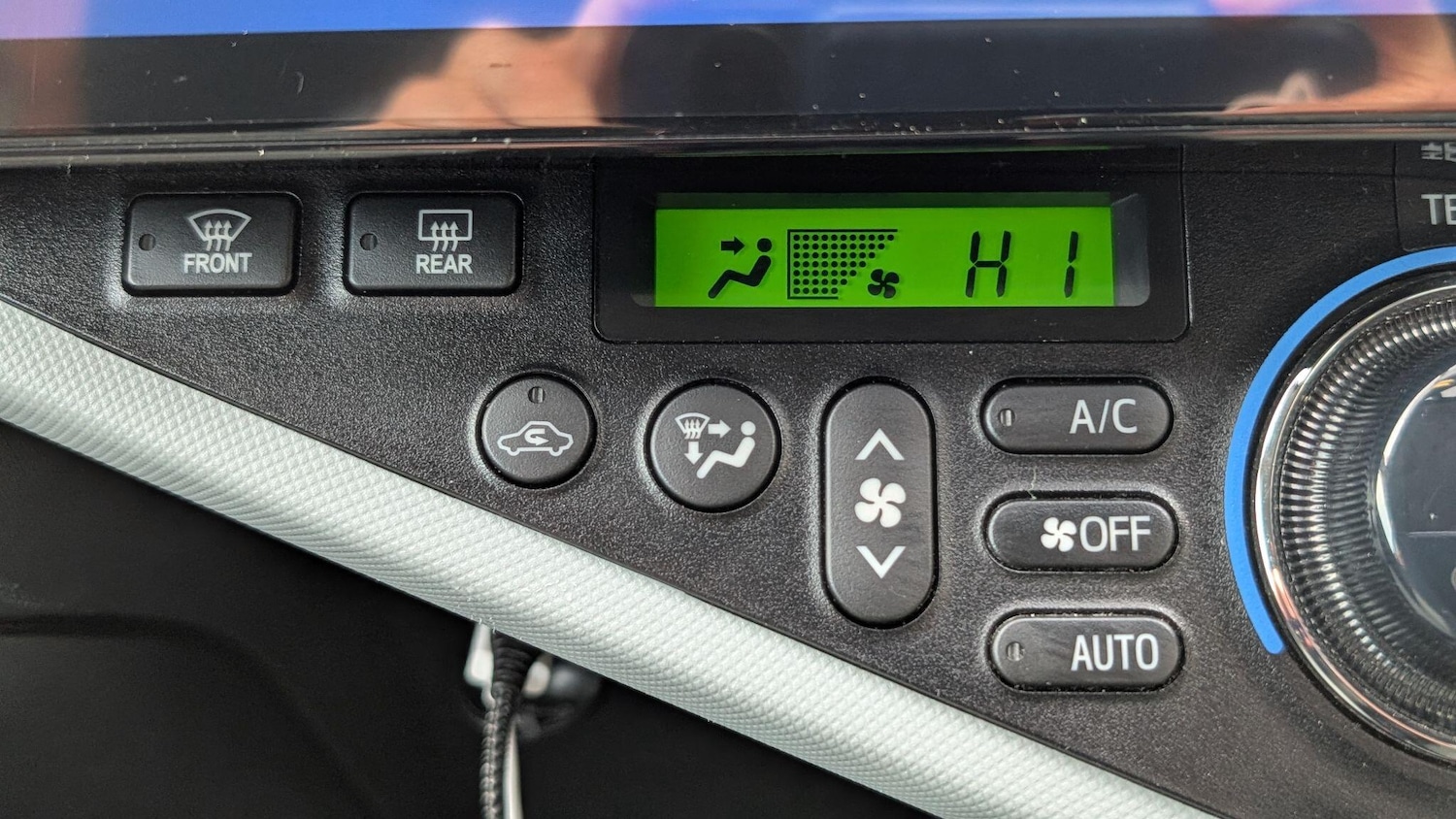 Used Toyota Aqua 2024 for sale - 76666818: Photo 18