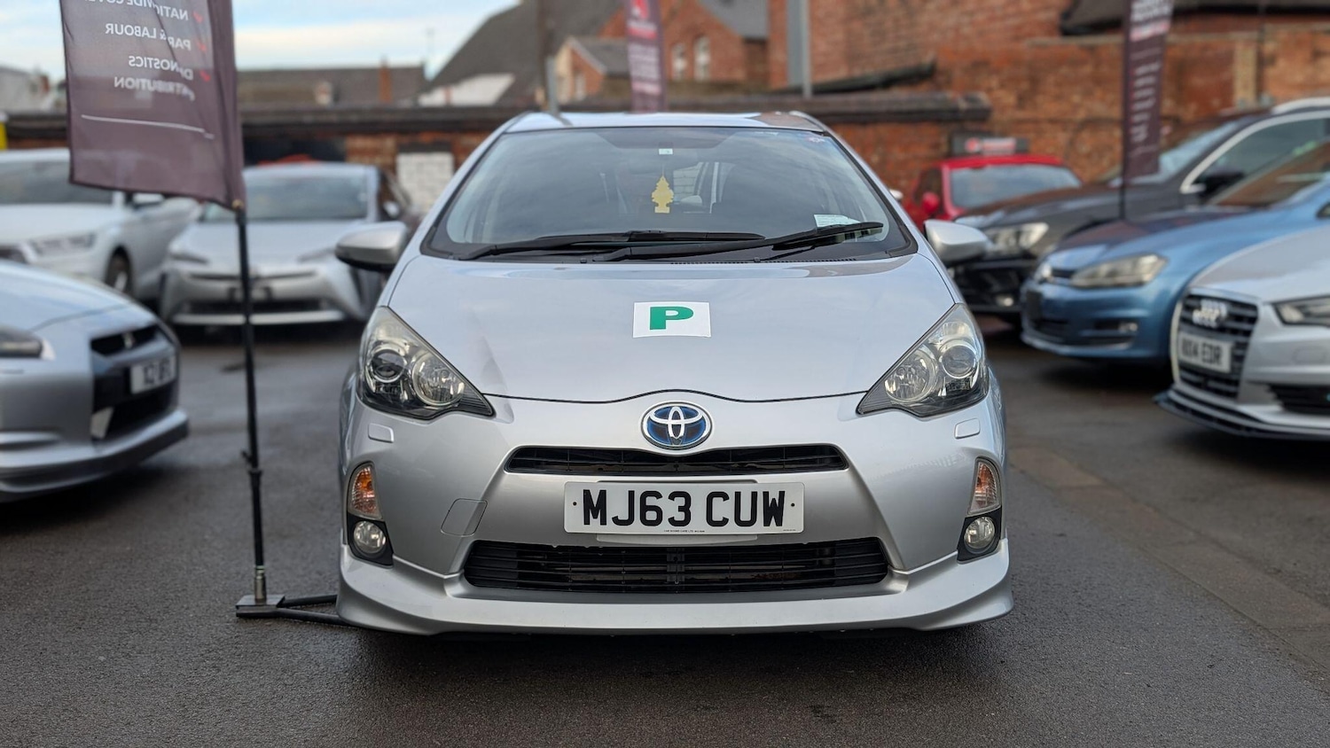 Used Toyota Aqua 2024 for sale - 76666818: Photo 2