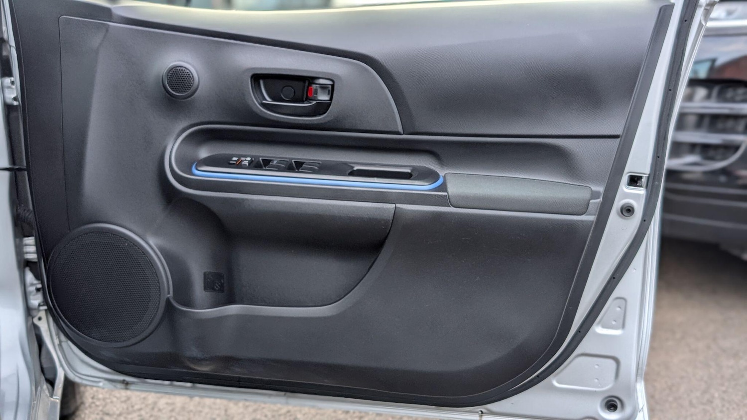 Used Toyota Aqua 2024 for sale - 76666818: Photo 25