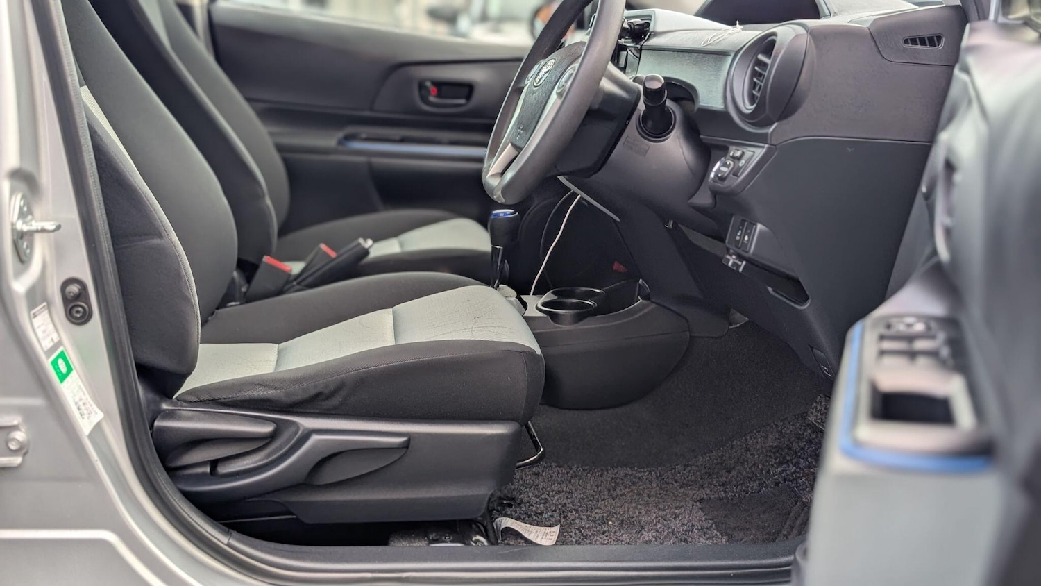 Used Toyota Aqua 2024 for sale - 76666818: Photo 28