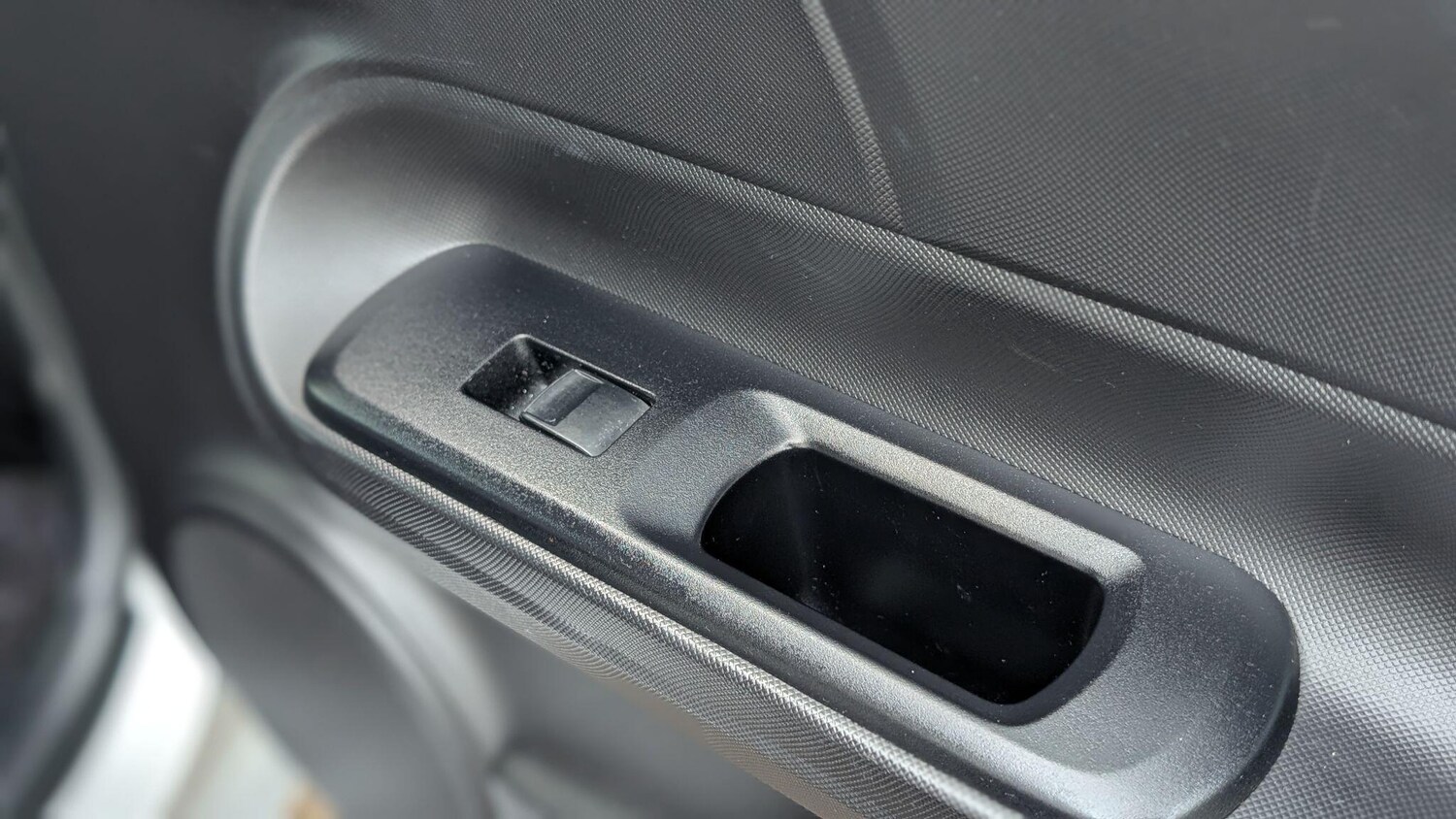 Used Toyota Aqua 2024 for sale - 76666818: Photo 30