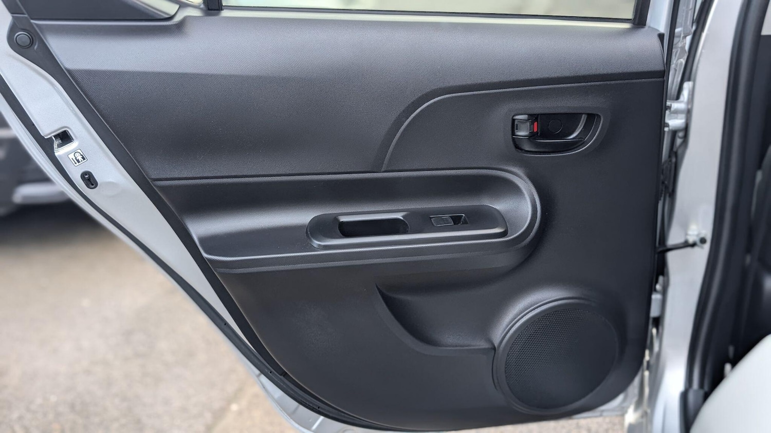 Used Toyota Aqua 2024 for sale - 76666818: Photo 36