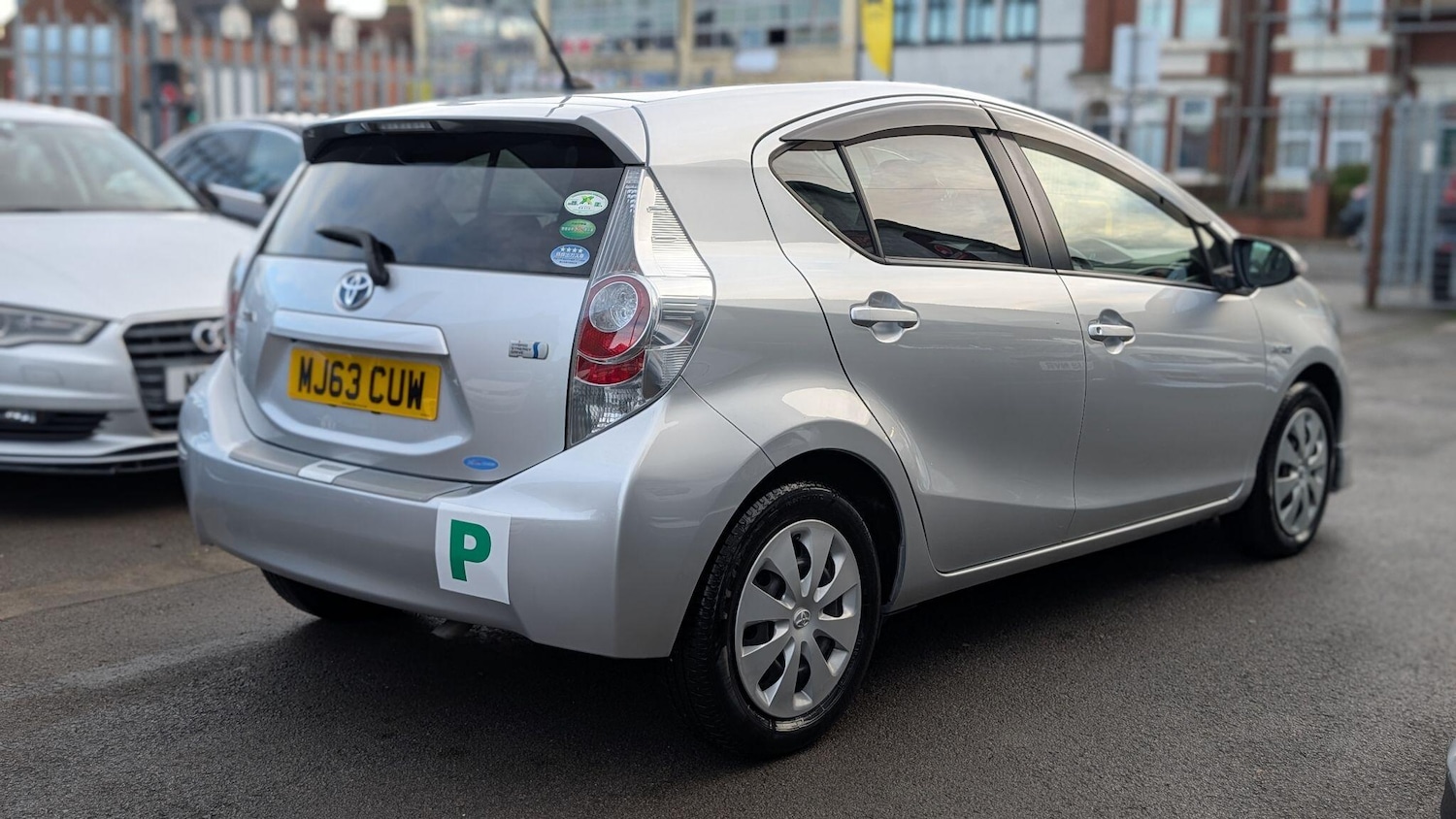 Used Toyota Aqua 2024 for sale - 76666818: Photo 4