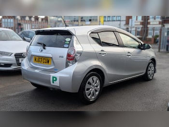 Used Toyota Aqua 2013 for sale - 76666818: Photo