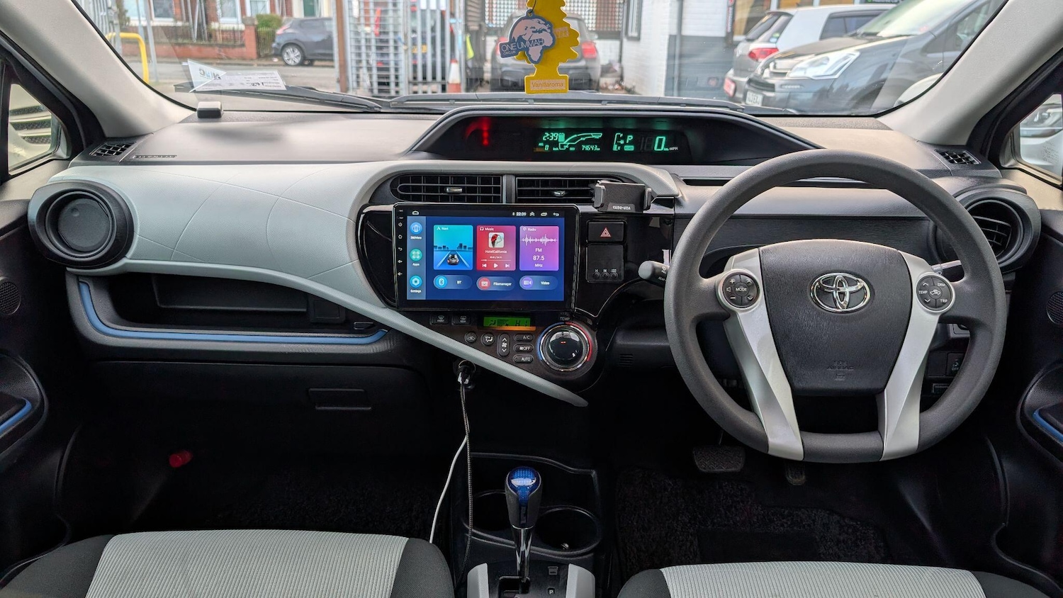 Used Toyota Aqua 2024 for sale - 76666818: Photo 8