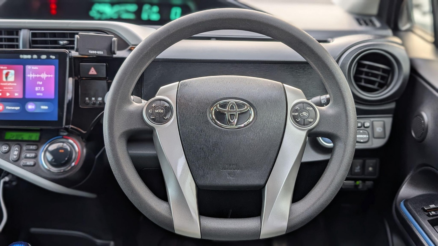 Used Toyota Aqua 2024 for sale - 76666818: Photo 9