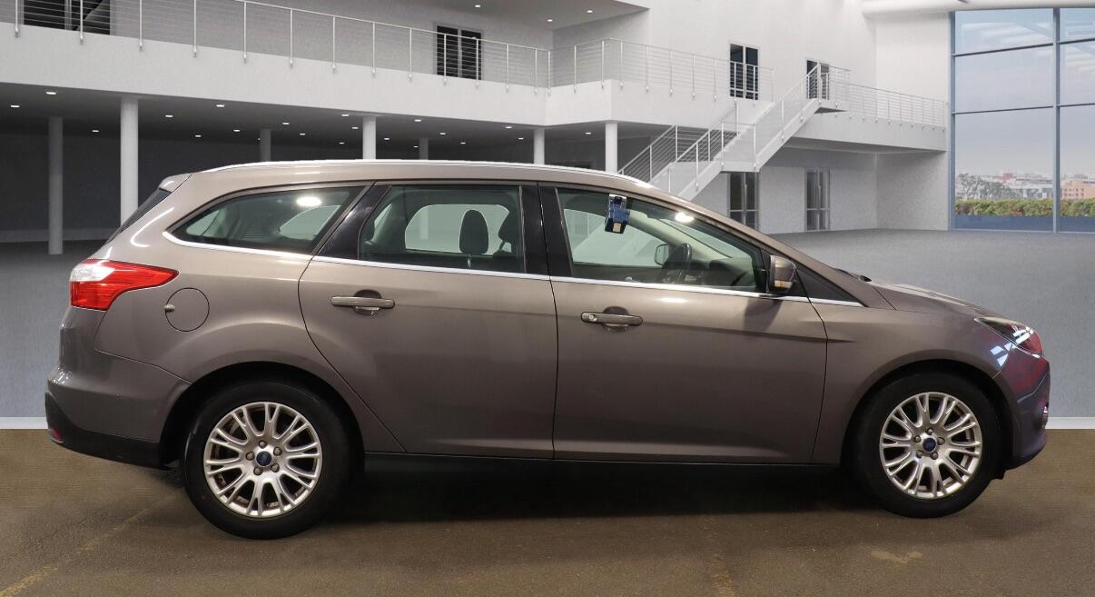 Used Ford Focus 2012 for sale - 76424558: Photo 2