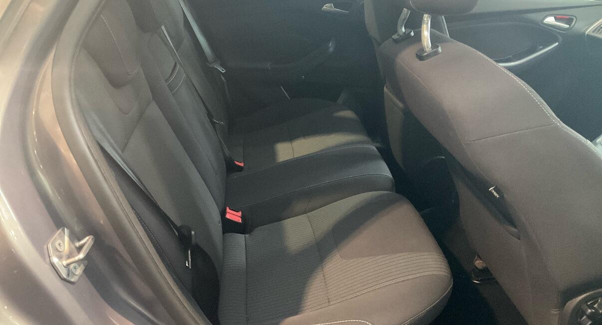 Used Ford Focus 2012 for sale - 76424558: Photo 9