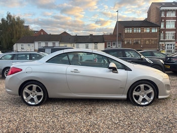 Used Peugeot 308 2010 for sale - 76409074: Photo