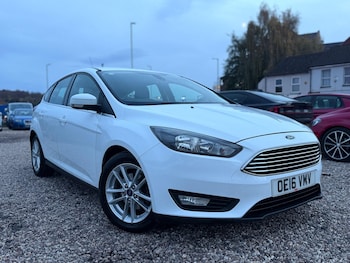 (16) - 1.0T EcoBoost Zetec Euro 6 (s/s) 5dr