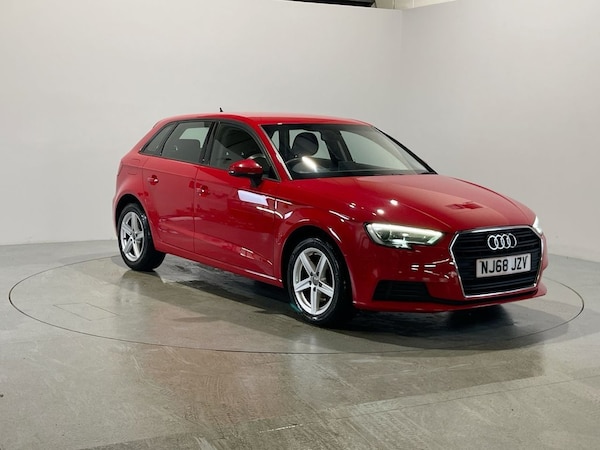 Used Audi A3 2018 for sale - 76132911: Photo 2
