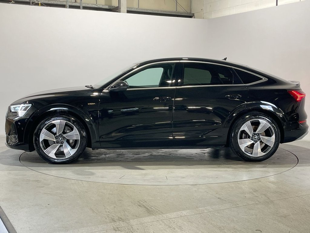 Used Audi e-tron 2023 for sale - 77384308: Photo 5