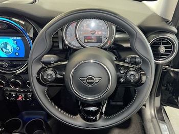 Used MINI Hatch 2019 for sale - 75527427: Photo