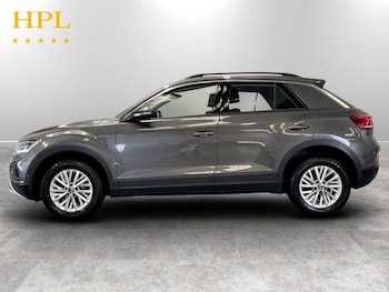 Used Volkswagen T-Roc 2023 for sale - 78875415: Photo
