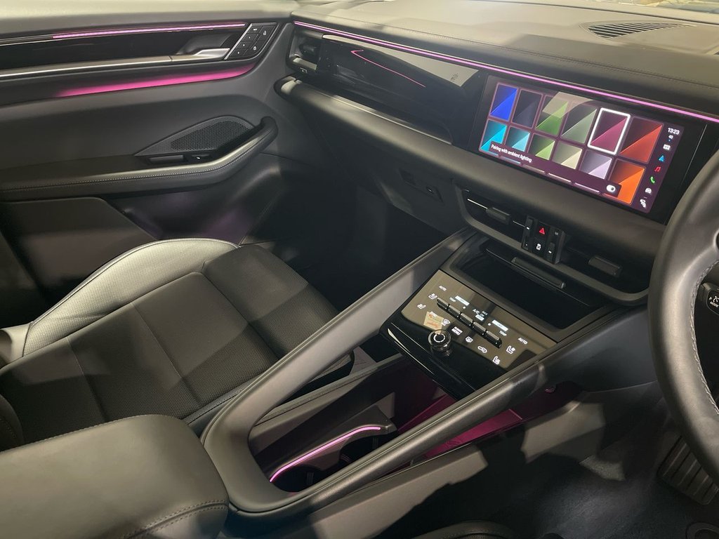 Used Porsche Macan 2025 for sale - 77200349: Photo 22