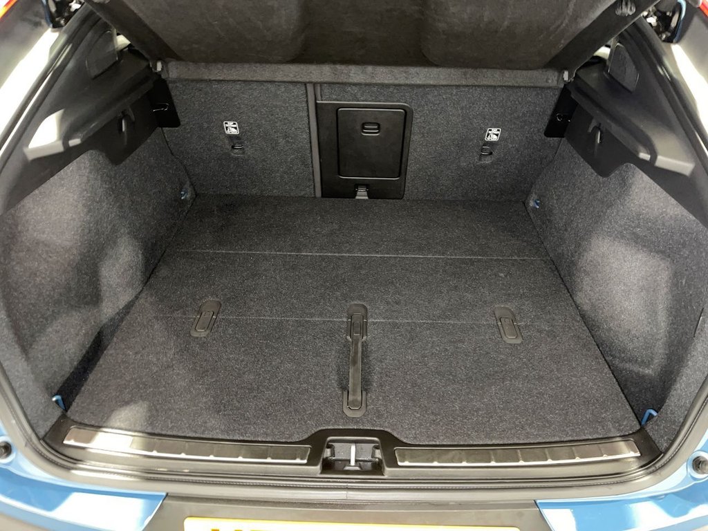 Used Volvo C40 2024 for sale - 76883670: Photo 12