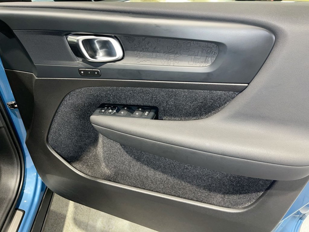 Used Volvo C40 2024 for sale - 76883670: Photo 25