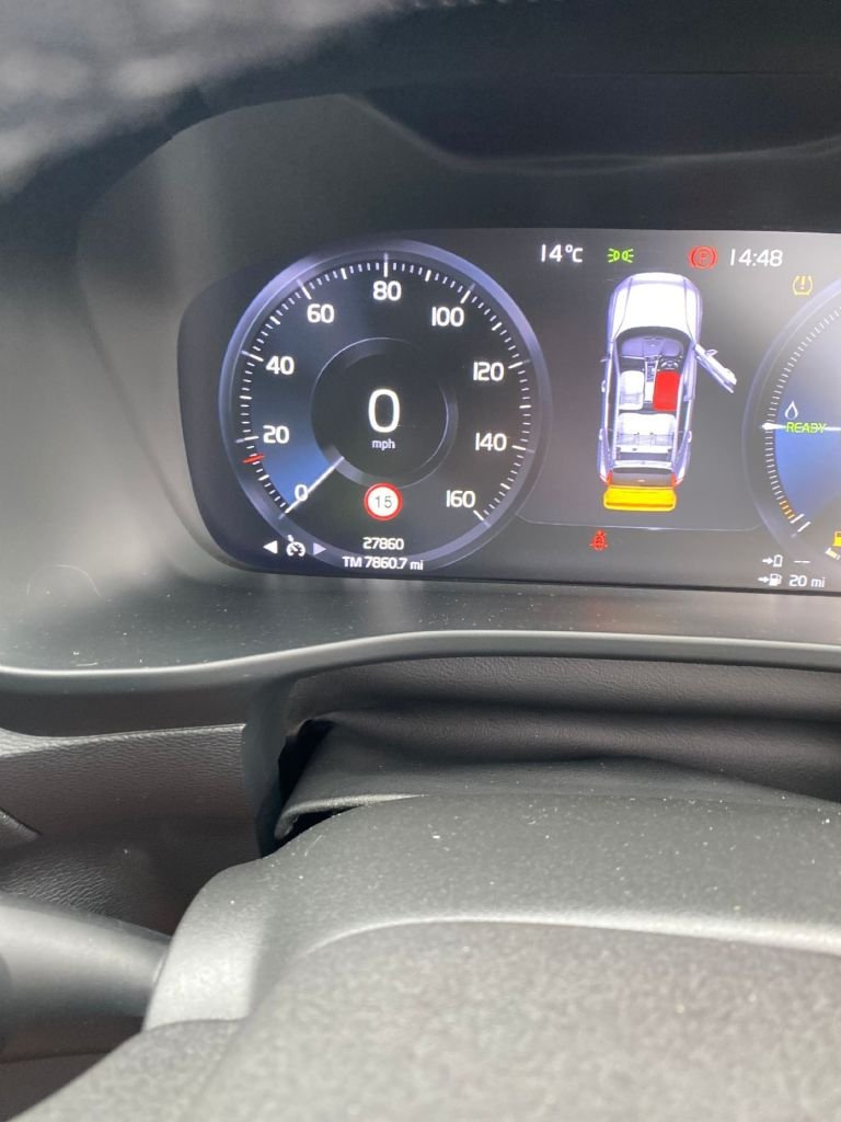 Used Volvo XC40 2022 for sale - 76546573: Photo 6