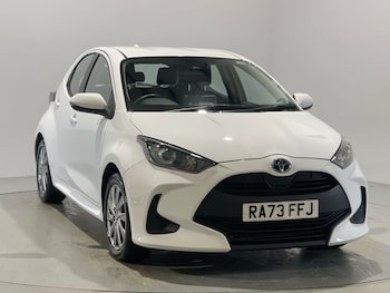 Used Toyota Yaris 2024 for sale - 76820303: Photo