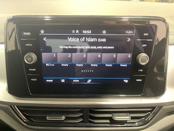 Used Volkswagen T-Roc 2023 for sale - 75947462: Photo