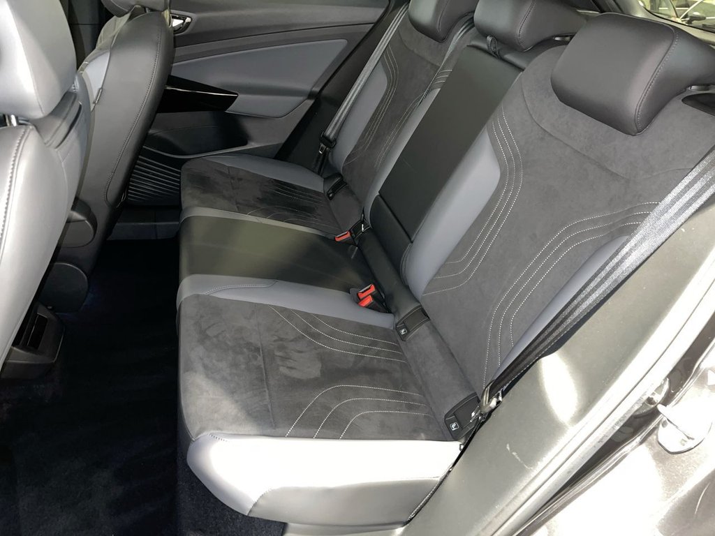Used Volkswagen ID.4 2023 for sale - 77263531: Photo 17