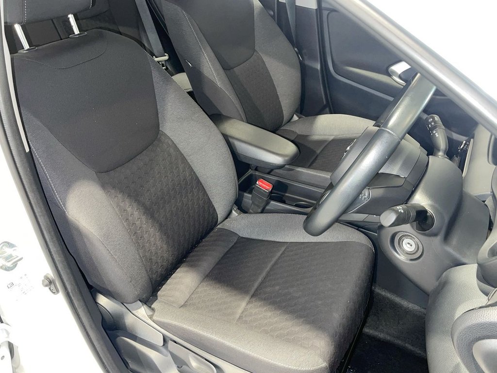 Used Toyota Yaris 2022 for sale - 76068390: Photo 14