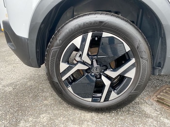 Used Peugeot 2008 2023 for sale - 76973370: Photo