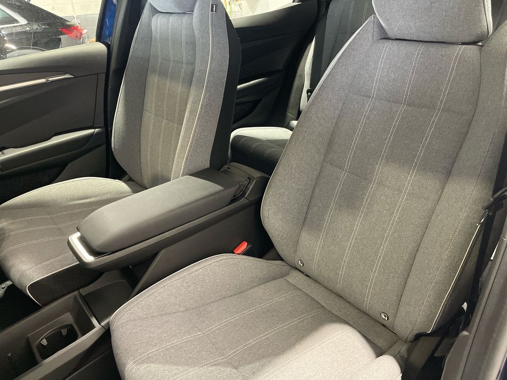 Used Renault Megane E Tech 2023 for sale - 76900300: Photo 23