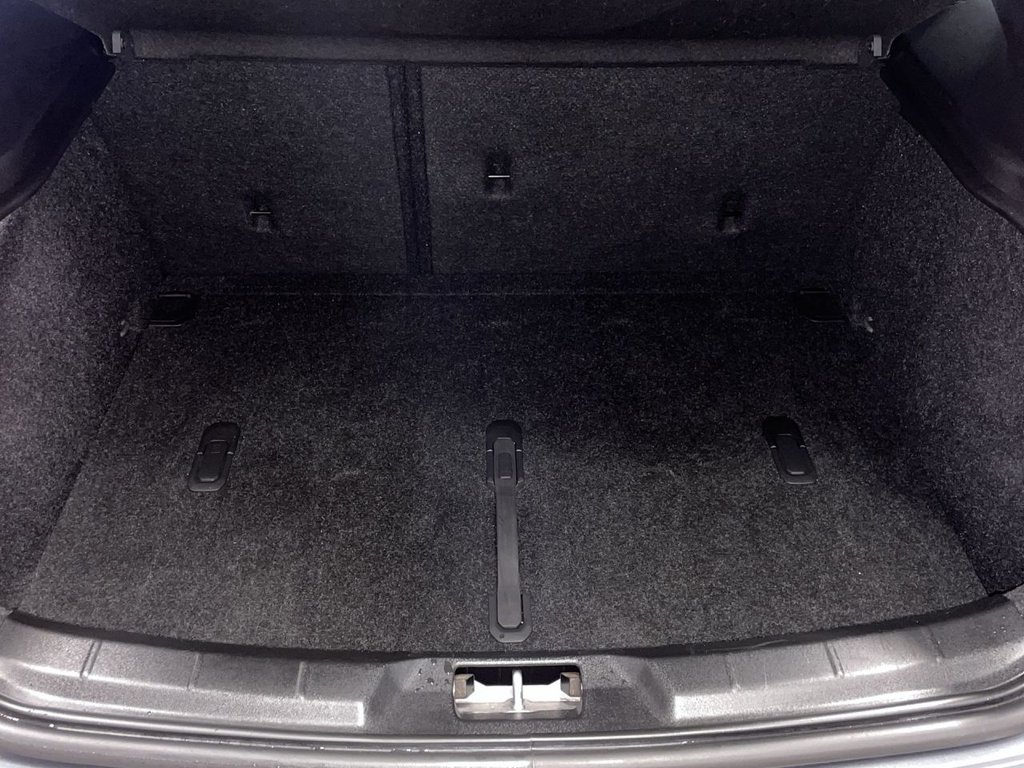 Used Volvo V40 2019 for sale - 76350582: Photo 13
