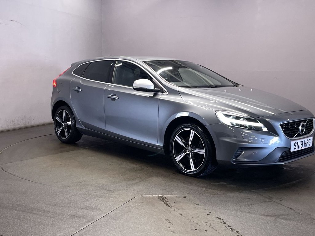 Used Volvo V40 2019 for sale - 76350582: Photo 2