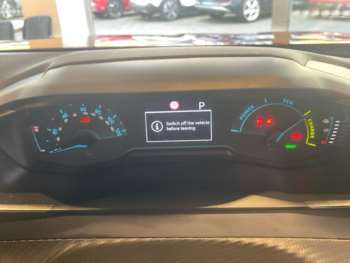Used Peugeot E-2008 2022 for sale - 73789880: Photo