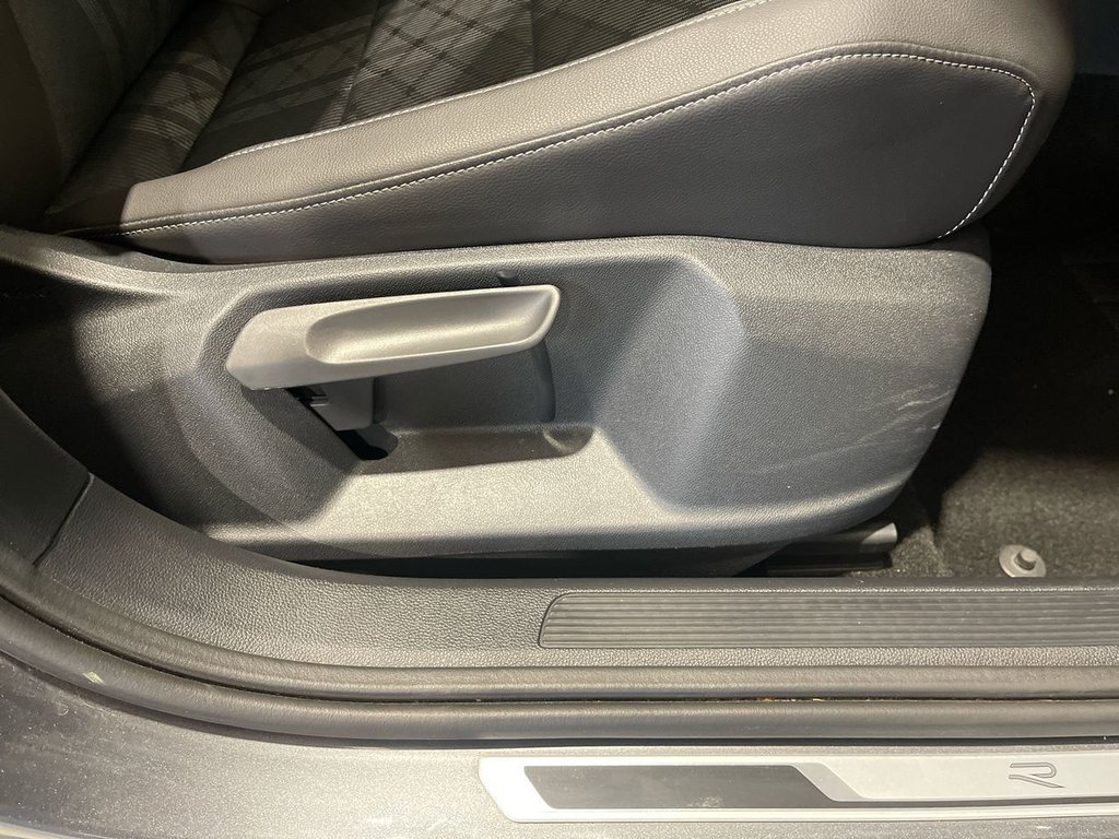 Used Volkswagen T-Roc 2023 for sale - 74443198: Photo 24