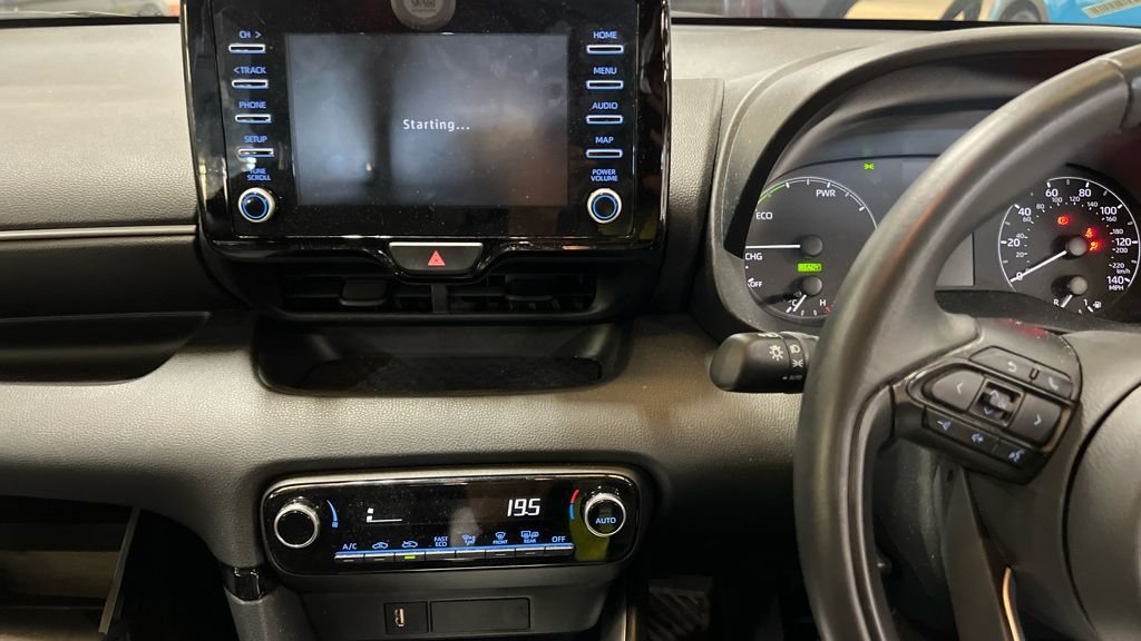 Used Toyota Yaris 2024 for sale - 76453946: Photo 11