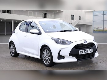 Used Toyota Yaris 2024 for sale - 76453946: Photo