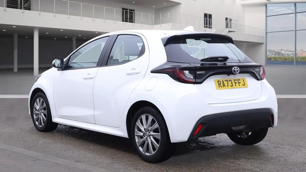 Used Toyota Yaris 2024 for sale - 76453946: Photo 3