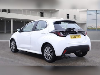 Used Toyota Yaris 2024 for sale - 76453946: Photo