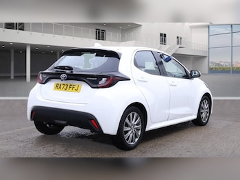 Used Toyota Yaris 2024 for sale - 76453946: Photo