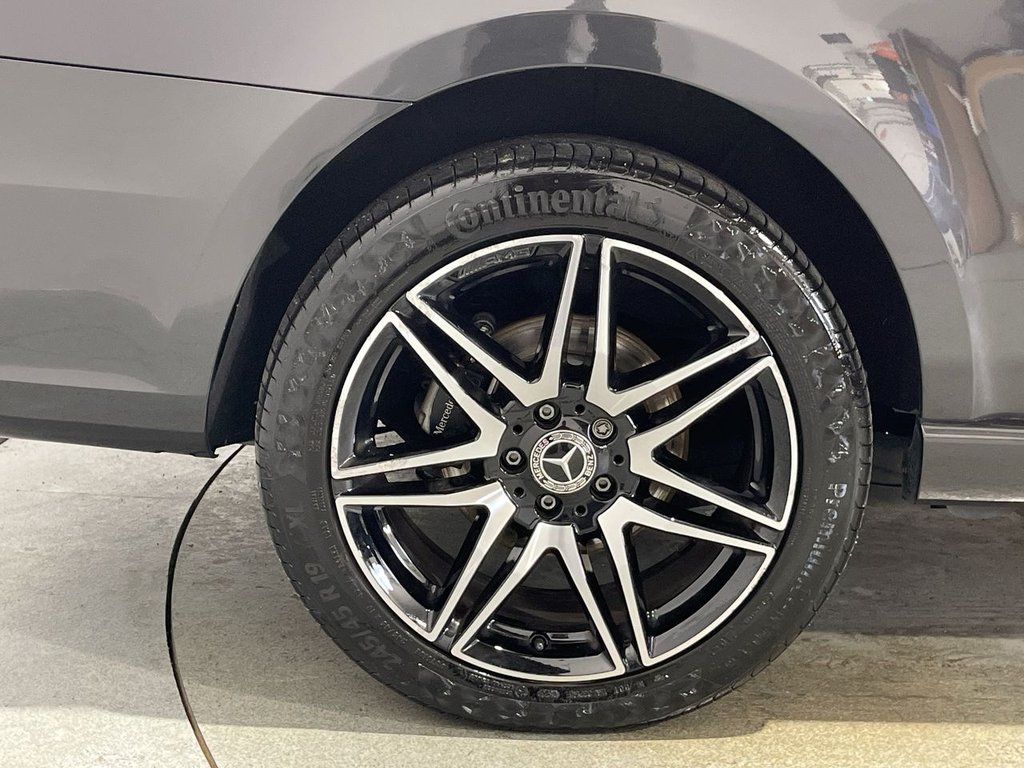 Used Mercedes-Benz V-Class 2023 for sale - 77792469: Photo 11