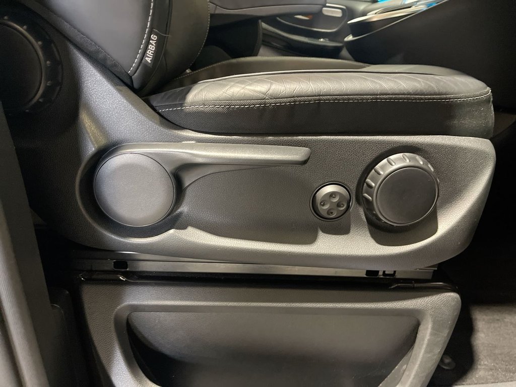 Used Mercedes-Benz V-Class 2023 for sale - 77792469: Photo 24