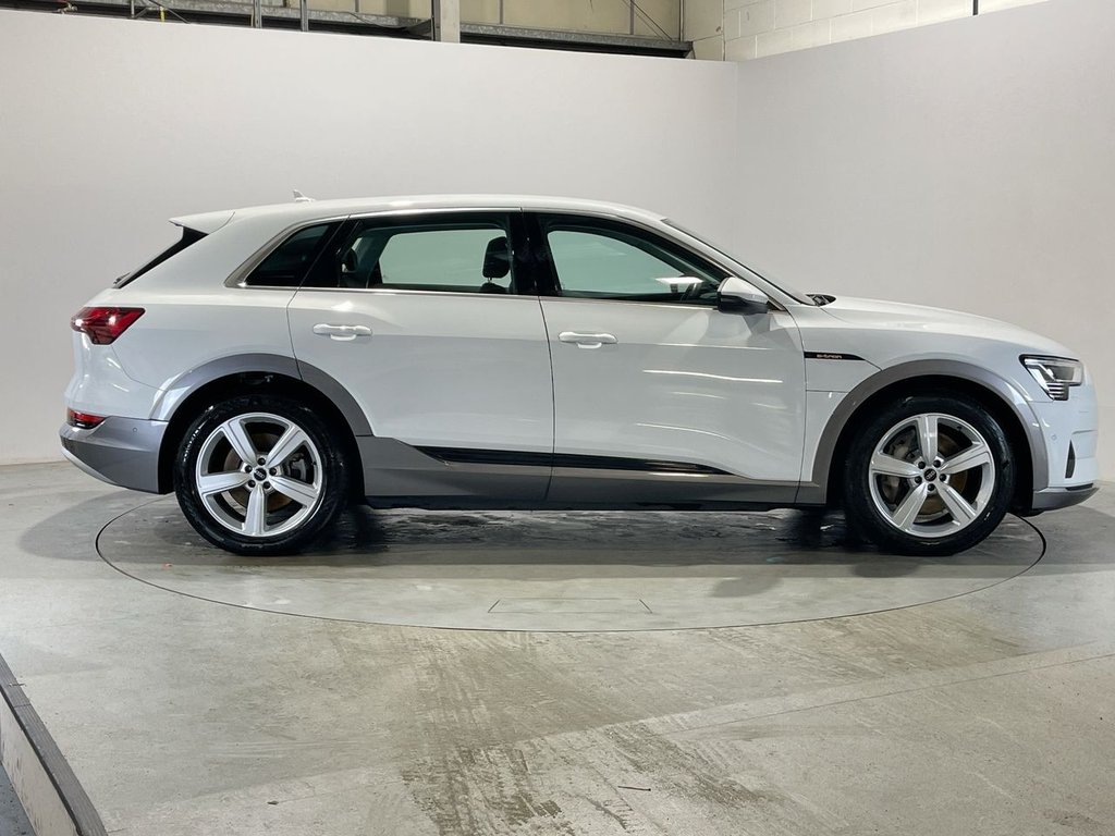 Used Audi e-tron 2021 for sale - 76973739: Photo 9