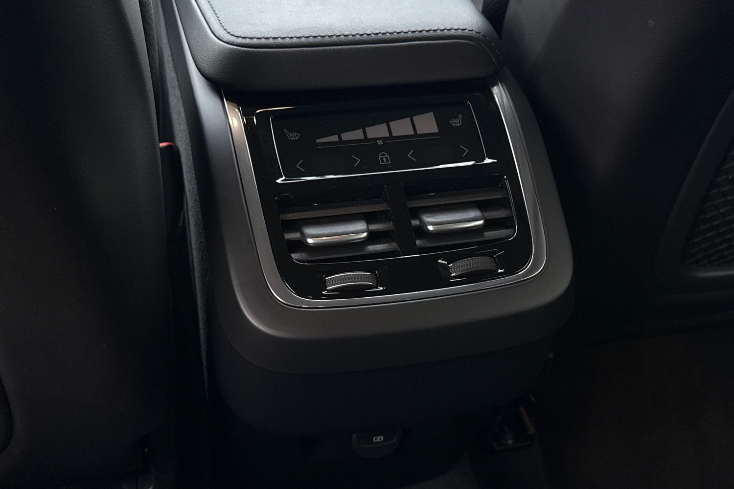 Used Volvo XC60 2024 for sale - 77904529: Photo 28