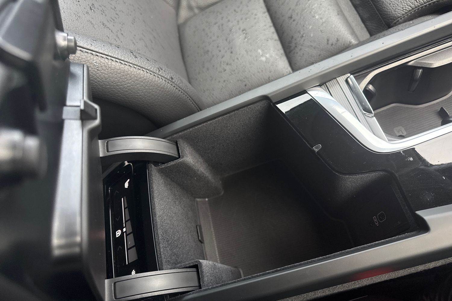 Used Volvo XC60 2024 for sale - 77904529: Photo 38