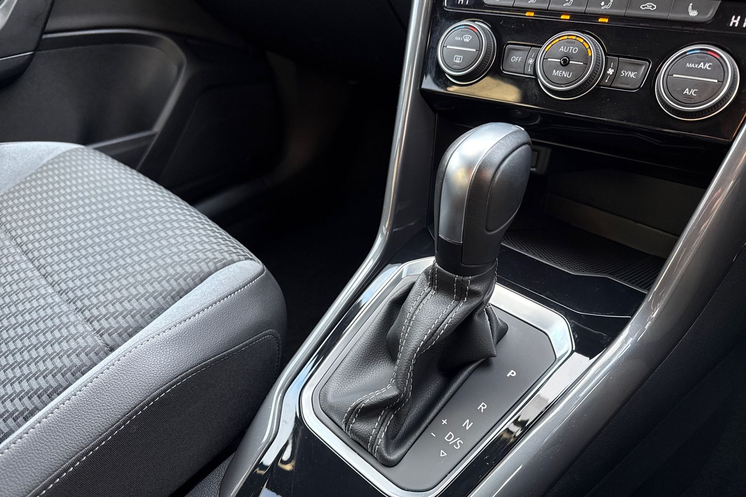 Used Volkswagen T-Roc 2021 for sale - 77577643: Photo 39