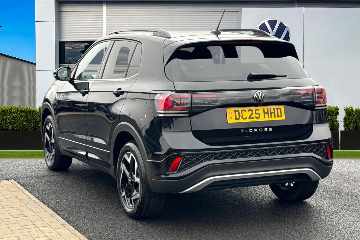 Used Volkswagen T-Cross 2025 for sale - 77787521: Photo 2